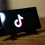 TikTok va a rastrear a sus empleados: ¿cómo construir una cultura empresarial que evite la microgestión del talento?